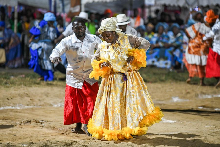 Traditional Sawa dances at Ngondo